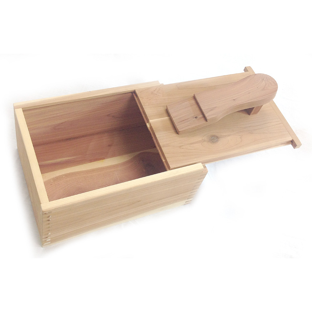 Small Footrest Cedar Wood Valet Box