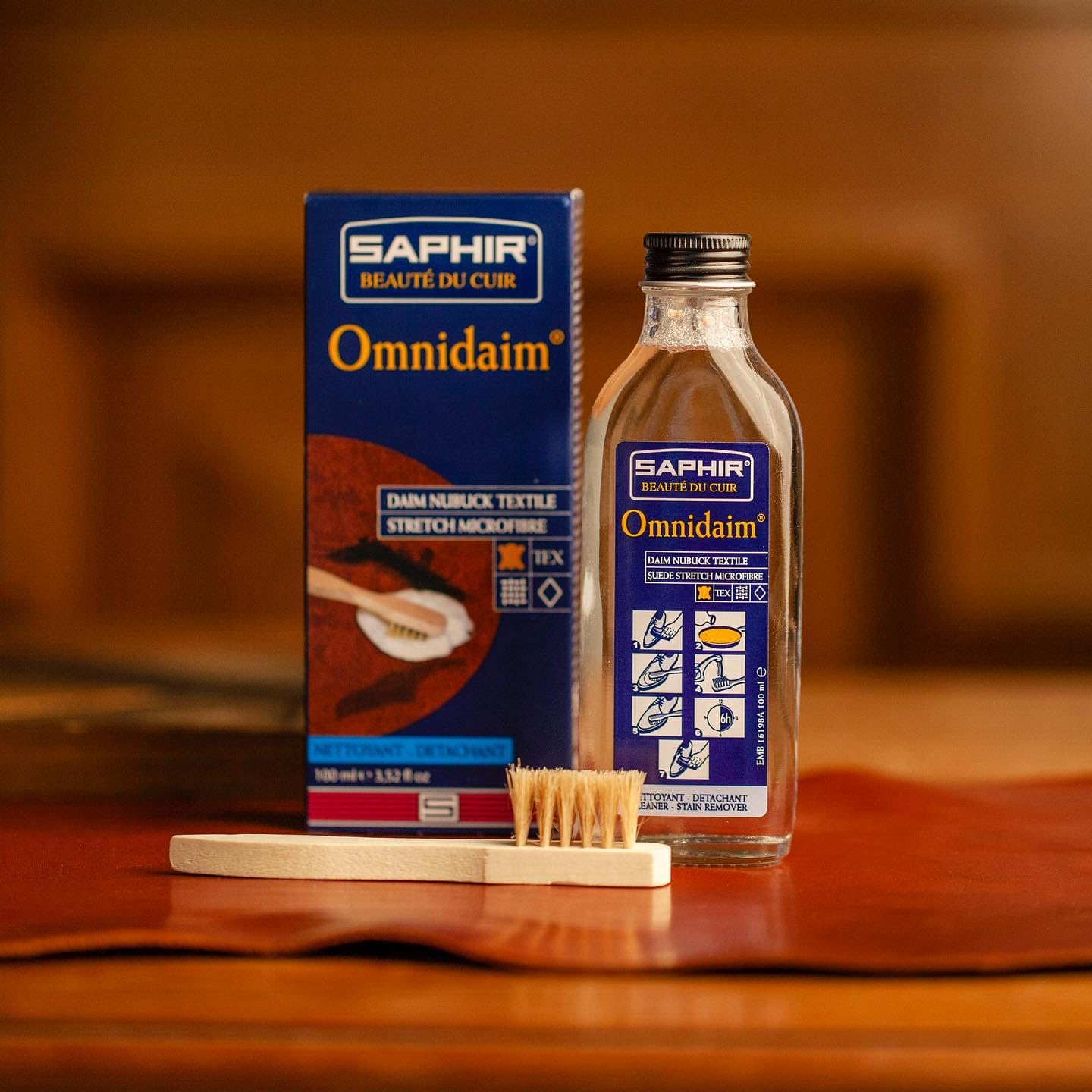 Saphir Beaute du Cuir Omnidaim Suede Cleaner 100ml + Silk Bristle Brush