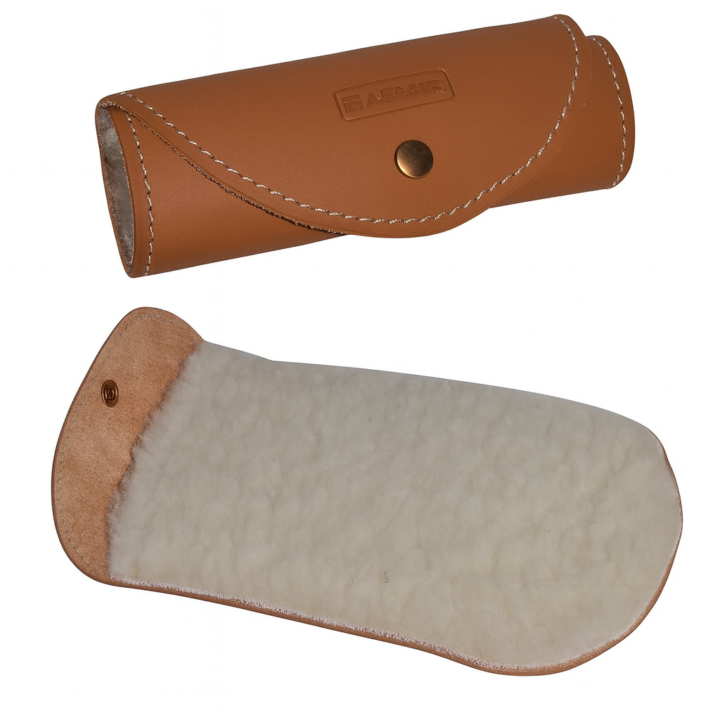 Saphir Beaute du Cuir Sheepskin Polishing Mitt