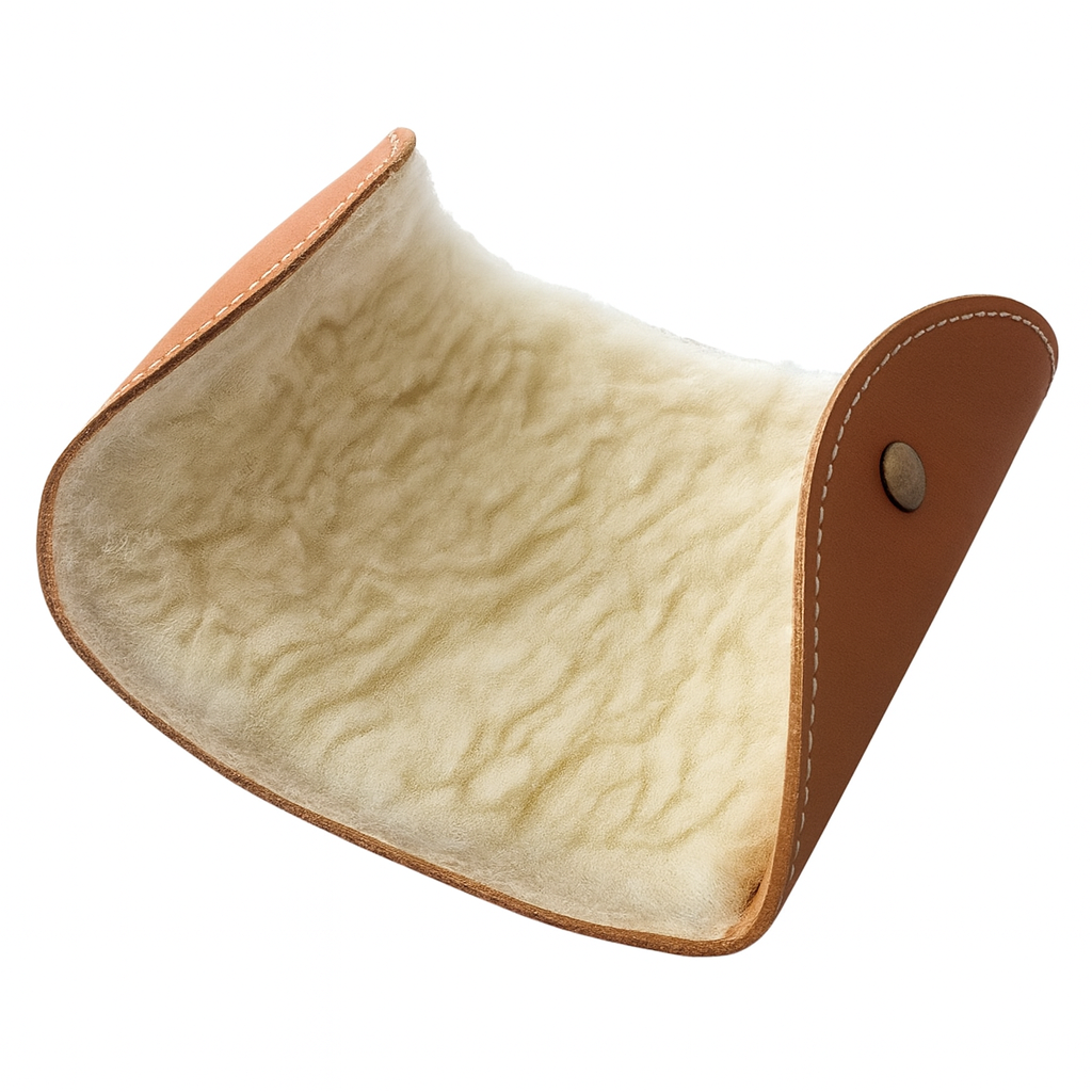 Saphir Beaute du Cuir Sheepskin Polishing Mitt